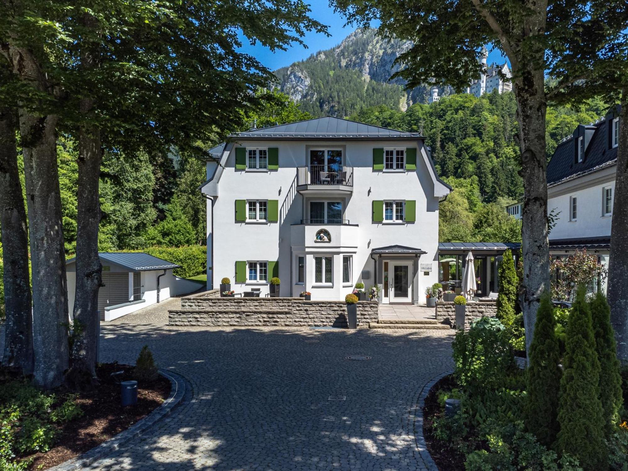 Hotel Ludwig Und 4*